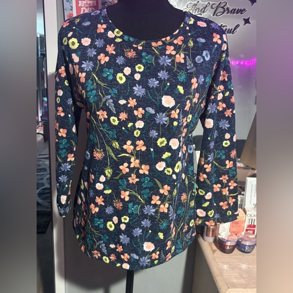 No Label Tops - Women’s Floral Long-Sleeve Blouse in Navy